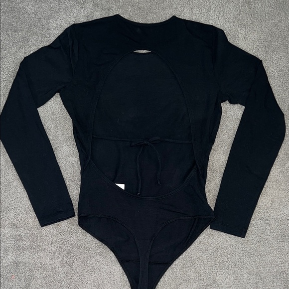 Abercrombie & Fitch Tops - Abercrombie & Fitch Black Long Sleeve Open Back Bodysuit Size Medium